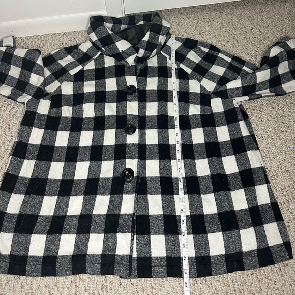 Ali Miles Black and White Plaid Cape size 2X - Picture 7 of 8